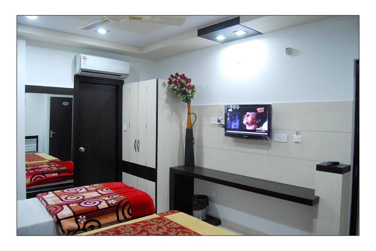 Hotel Jinendra Palace Jaipur Ngoại thất bức ảnh