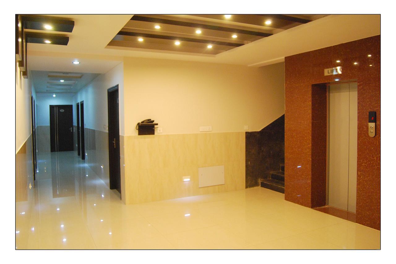Hotel Jinendra Palace Jaipur Ngoại thất bức ảnh