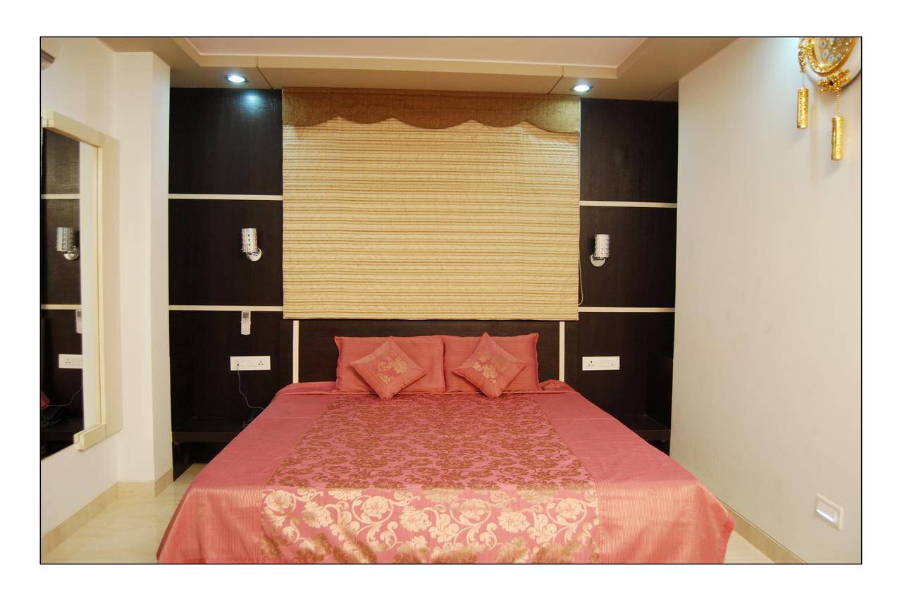 Hotel Jinendra Palace Jaipur Ngoại thất bức ảnh