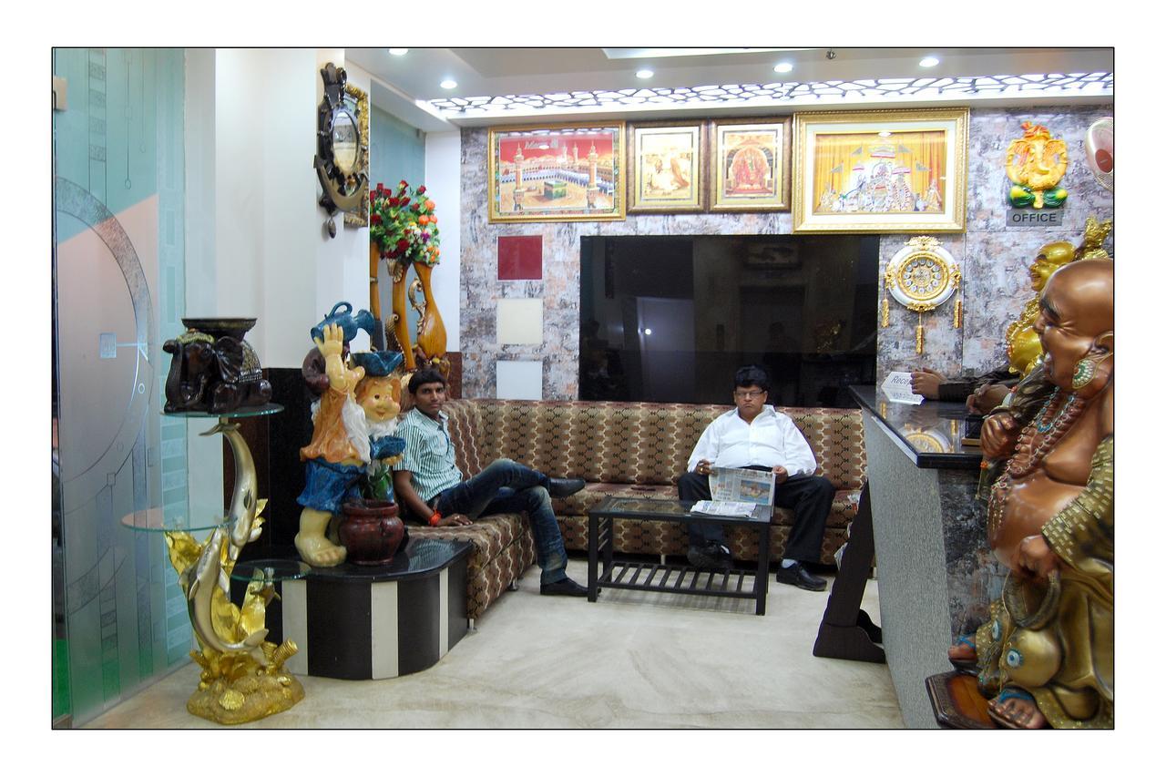 Hotel Jinendra Palace Jaipur Ngoại thất bức ảnh
