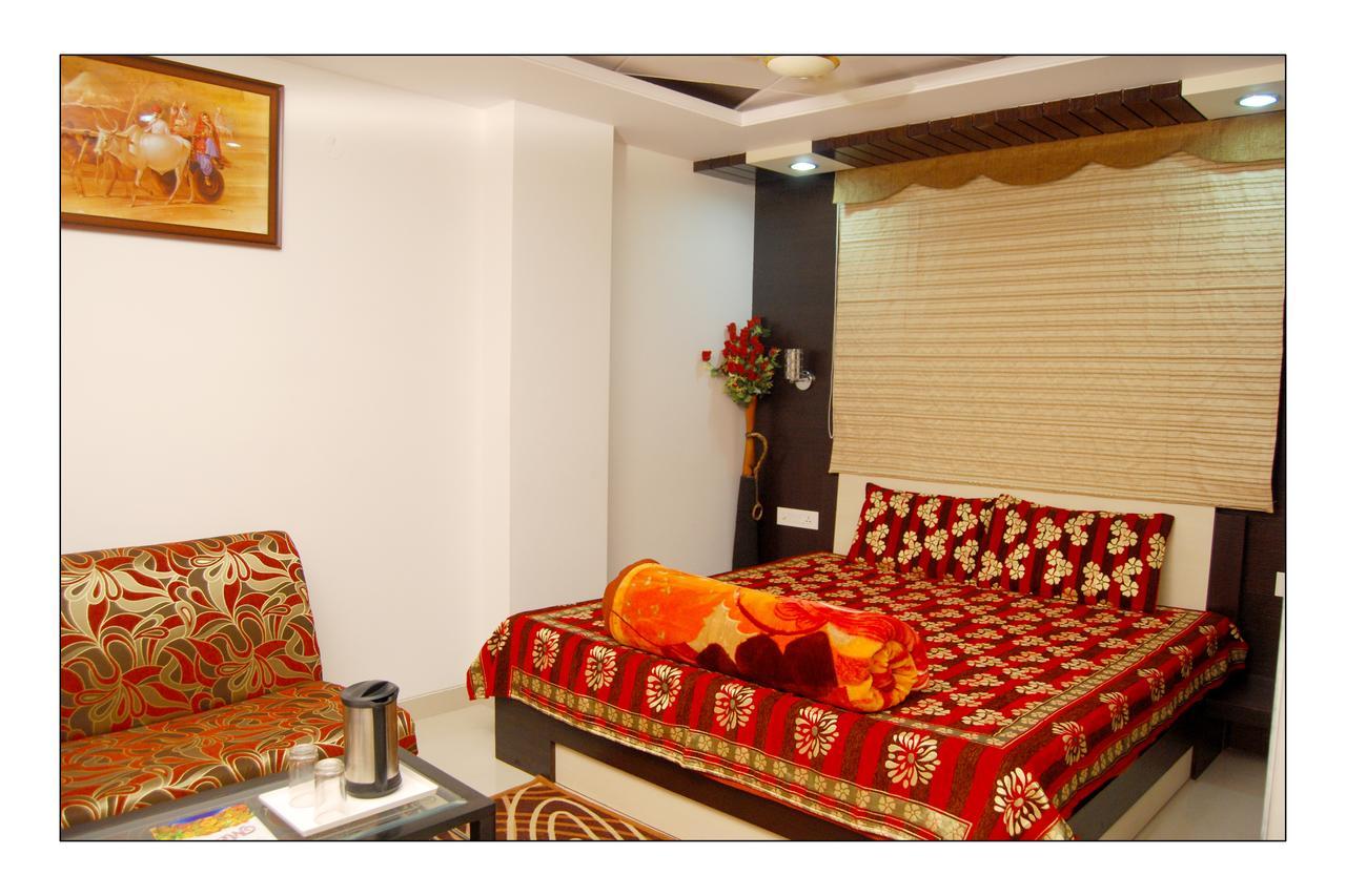 Hotel Jinendra Palace Jaipur Ngoại thất bức ảnh