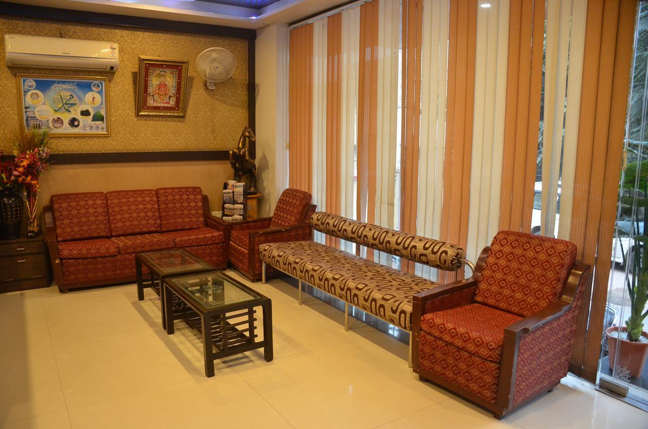 Hotel Jinendra Palace Jaipur Ngoại thất bức ảnh