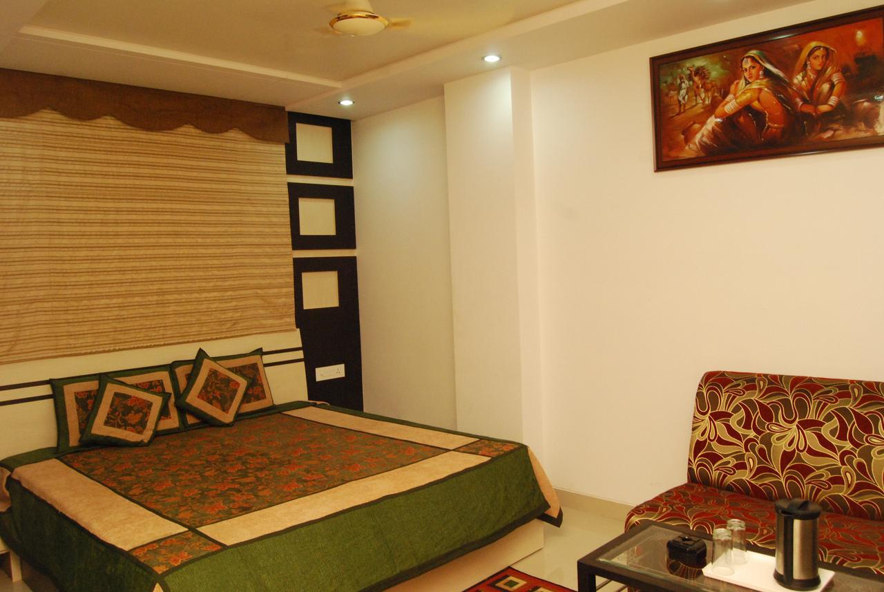 Hotel Jinendra Palace Jaipur Ngoại thất bức ảnh